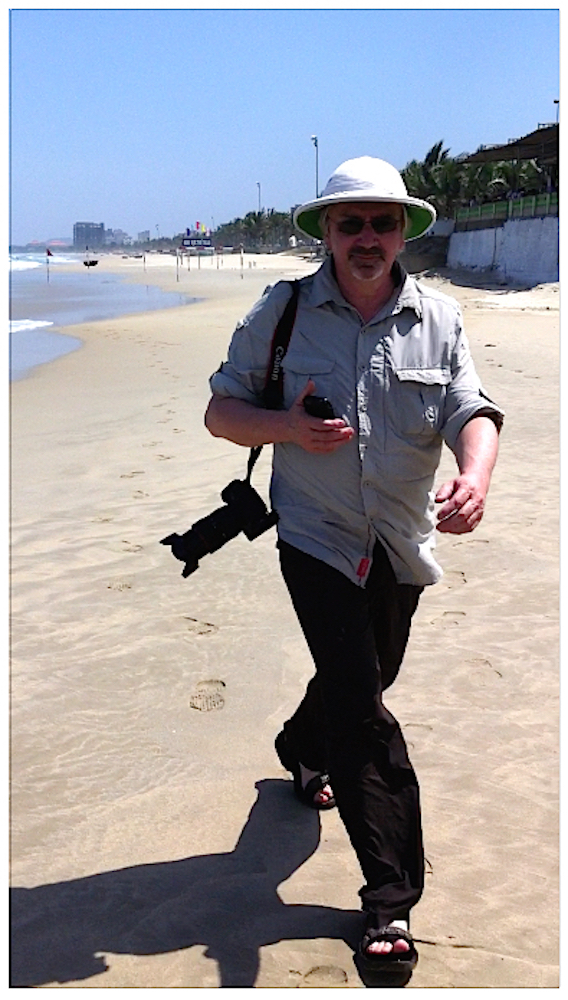Rex unterwags am Strand von Da Nang